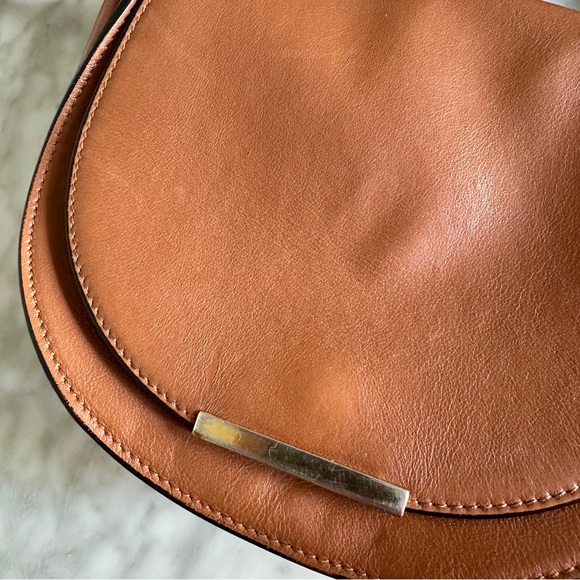 Cuyana | mini saddle brown leather crossbody bag - Picture 4 of 6